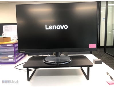 LENOVO Computer Monitor D22270QD0. S/N URHKV335 AN...