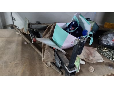 MOSTLY UNRESERVED 4x4 WORKSHOP BUSINESS CLOSURE... - Lot 112