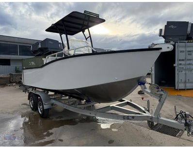 BRAND NEW 2026 5.6m Alloy Plate Centre Console Boa...