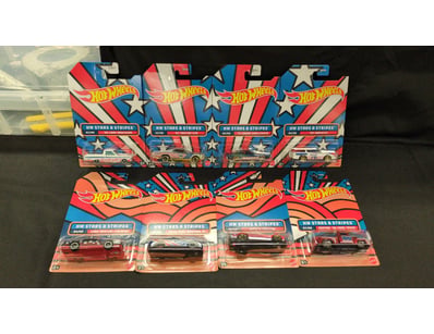 HOT WHEELS PREMIUM HW STARS AND STRIPES CARS 1-8
...