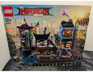 **UNRESERVED** LIFETIME COLLECTION OF LEGO PART... - Lot 778