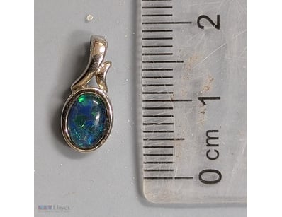 STERLING SILVER PENDANT WITH AUSTRALIAN OPAL GEMST...