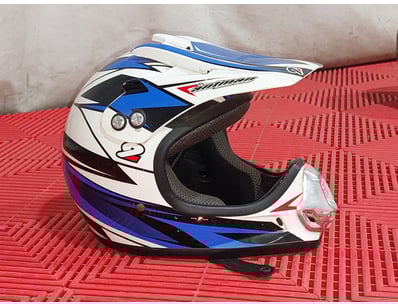 MOTORBIKES • GO-KARTS •  APPAREL - Lot 115