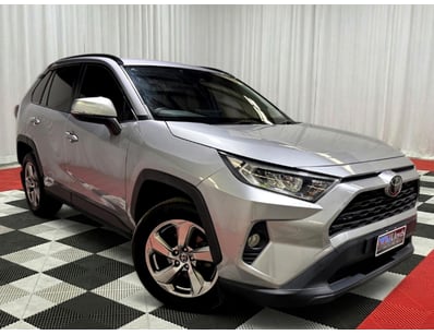 <b>2019 Toyota RAV4 GXL - Silver - 57,682km - Petr...