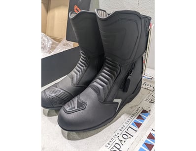 Motorcycle Apparel & Accessories (NSWA981) - Lot 146