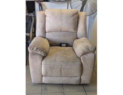 House & Homewares (A1006) - Lot 270