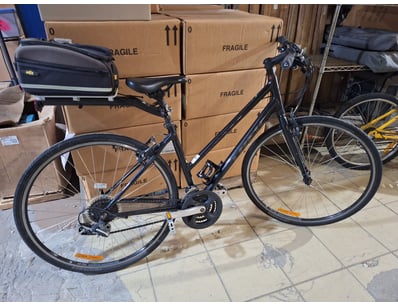 Ladies Touring Bicycle Woth Case, Trek Alpha, 24 S...