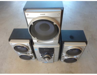 Gadgets, Music & Pastimes (SAA1006) - Lot 4020