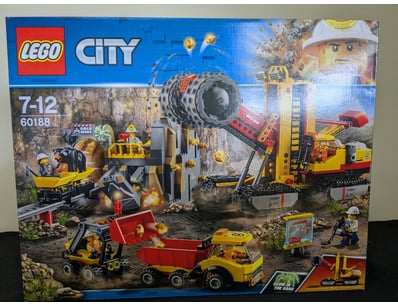 **UNRESERVED** COOKIE'S LIFETIME COLLECTION OF ... - Lot 303