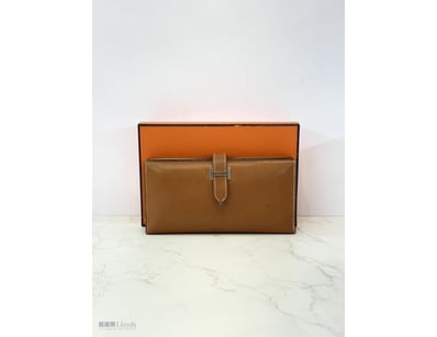 HERMES BEARN LONG WALLET GOLD 

Condition: 9 / 10
...