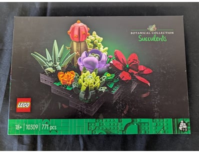 **UNRESERVED** COOKIE'S LIFETIME COLLECTION OF ... - Lot 507