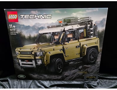 LEGO TECHNIC LAND ROVER DEFENDER SET 42110

Lego...