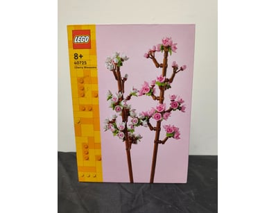 **UNRESERVED** COOKIE'S LIFETIME COLLECTION OF ... - Lot 510