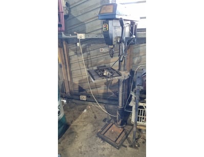 MOSTLY UNRESERVED 4x4 WORKSHOP BUSINESS CLOSURE... - Lot 128