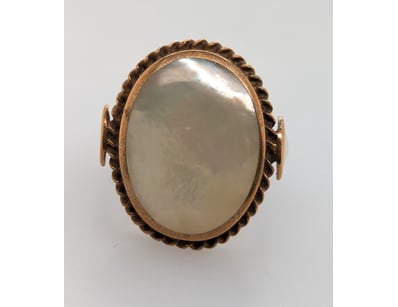 GOLD PLATED MOTHER OF PEARL RING


583010+66
...