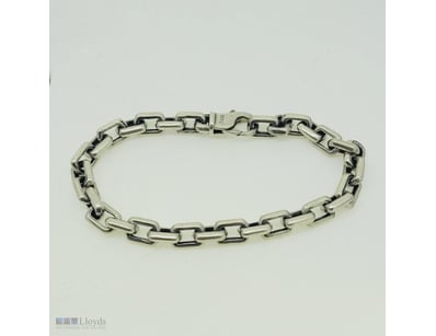 SILVER CHAIN BRACELET

Markings: 925


488594+39
...
