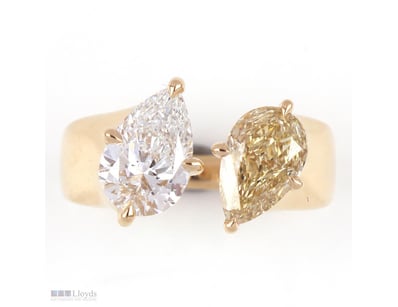 3.79 CT TOI-ET-MOI PEAR RING IN 18KT YELLOW GOLD 
...