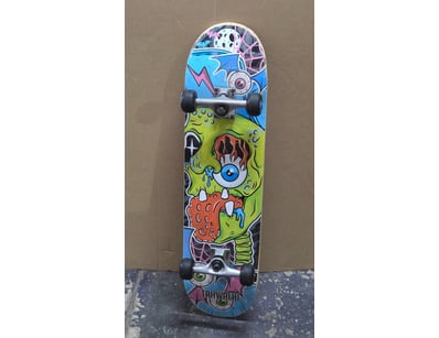 Tahwalhi Skate board

