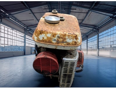 Honda G65 6-8HP petrol engine with rusty metal fue...