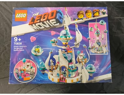 **UNRESERVED** COOKIE'S LIFETIME COLLECTION OF ... - Lot 927