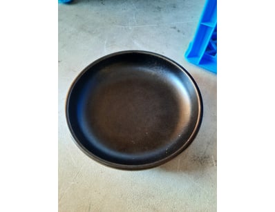 Bowls, black finish, diameter 22.5cm.

SOLD AS LOT...