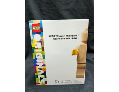 LEGO WOODEN MINIFIGURE - RED OAK HAND-CRAFTED COLL...