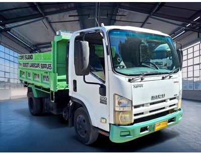 2009 Isuzu NPR ,. 
Manufacture Year: 2009
Make: ...
