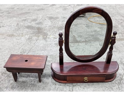 Vintage wooden vanity set comprising a tilting mir...