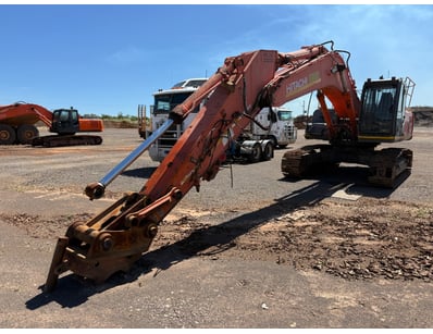Hitachi ZX350H-3 Excavator 
Manufacture Year: Unk...