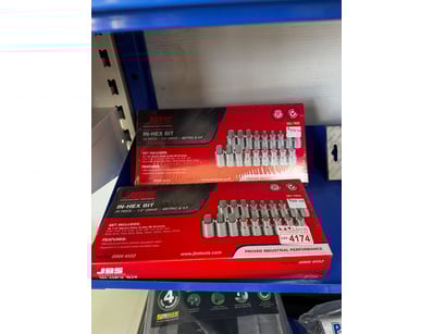 Distribution Business Equipment Liquidation (ON... - Lot 174