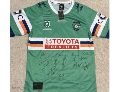 CANBERRA RAIDERS 2026 SQUAD SIGNED JERSEY

A Canbe...