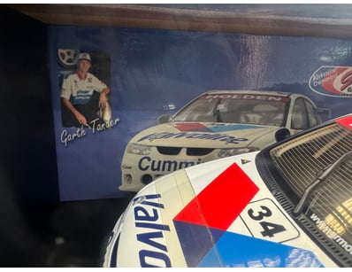 AUTOART DIE CAST MODEL

Item Size: Height: 8cm, ...