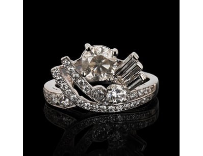 Iconic Elegance - High End Lux Jewellery - Lot 97