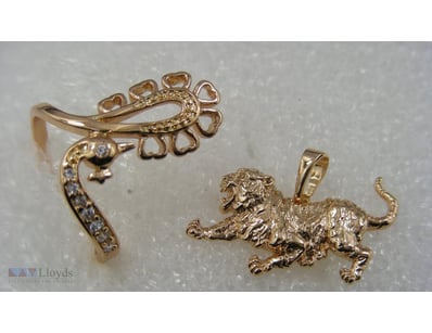 GOLD COLOUR RING SIZE 8, PENDANT        

Conditio...
