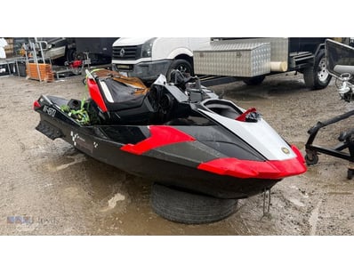 <b>SALVAGE 2014 Benelli B3R Personal Watercraft</b...