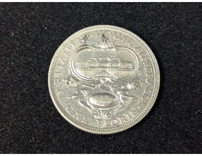 1927 AUSTRALIAN 8 PEARL PARLIAMENT HOUSE FLORIN
...