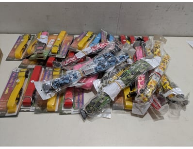 Bulk lot of LED flashing pet collars and leashes f...