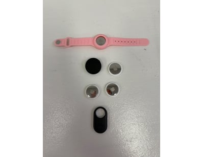 Assorted Apple and Samsung Accessories

SOLD AS ...