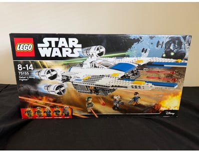 **UNRESERVED** LIFETIME COLLECTION OF LEGO PART... - Lot 609