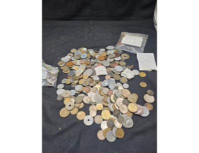 MIXED INTERNATIONAL COIN COLLECTION - FIJI AND WOR...