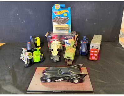 Antiques, Vintage & Interior Treasures  (A1005) - Lot 722