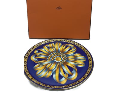 Luxury Pawnbroker Christmas Sale PART 2 (A984) - Lot 370