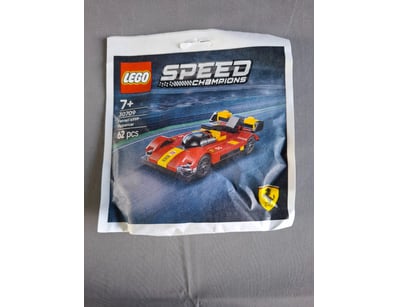 **UNRESERVED** LIFETIME COLLECTION OF LEGO PART... - Lot 186