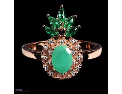 NATURAL EMERALD PINEAPPLE RING.     

Natural Emer...