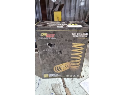 MOSTLY UNRESERVED 4x4 WORKSHOP BUSINESS CLOSURE... - Lot 159