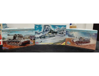 LOT OF 3 GERMAN WWII MILITARY SCALE MODEL KITS - M...