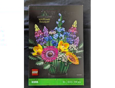 **UNRESERVED** COOKIE'S LIFETIME COLLECTION OF ... - Lot 538