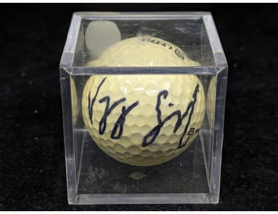 SIGNED GOLF BALL

Golf Ball In Plastic Display C...