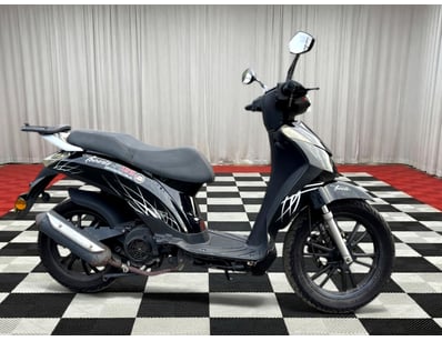 <b>2017 Longjia Trevis 125 - Black - 2,246km - Aut...