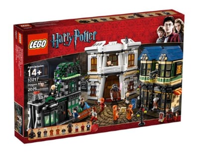 **UNRESERVED** LIFETIME COLLECTION OF LEGO PART... - Lot 255